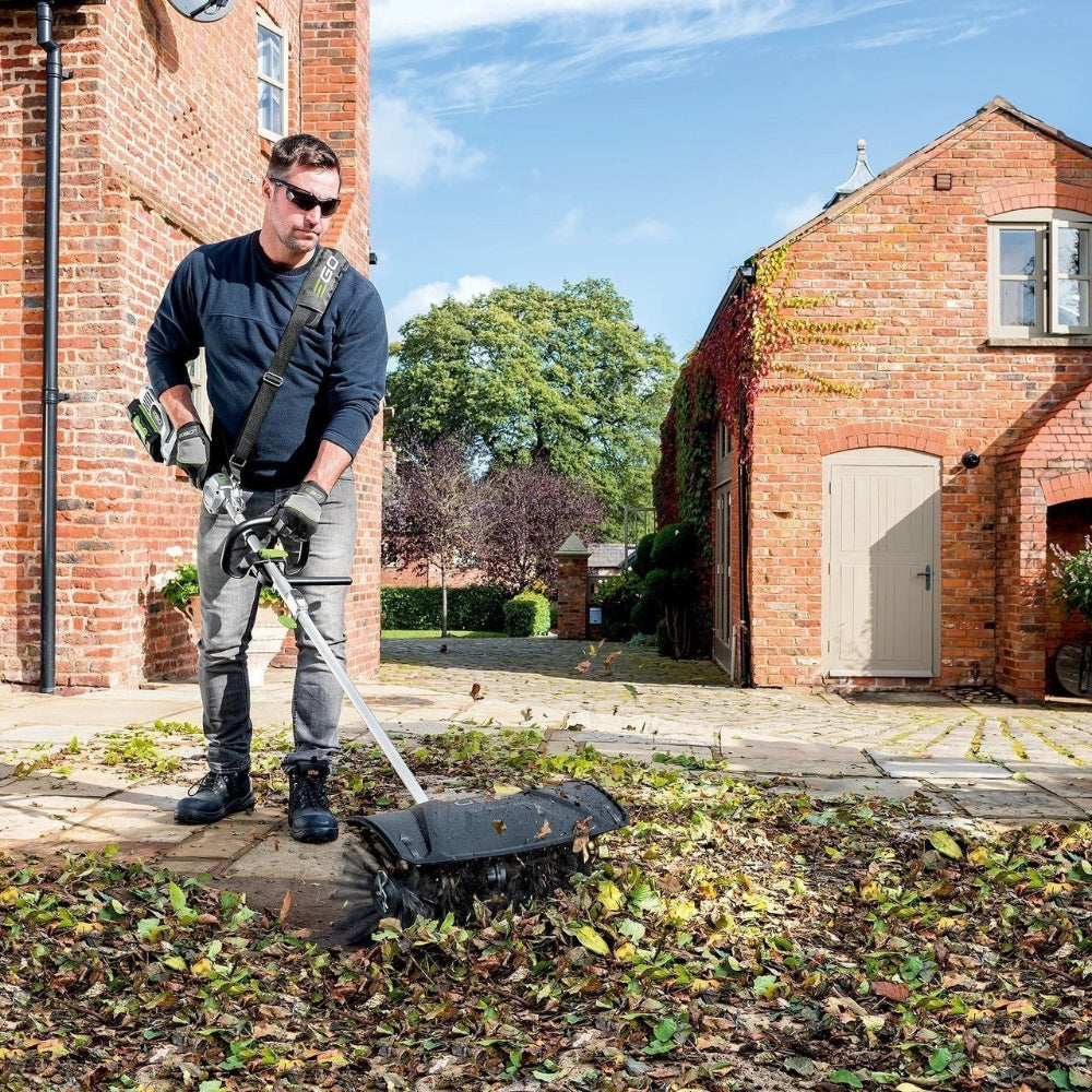 EGO Power+ BBA2100 zametacia kefa nadstavec