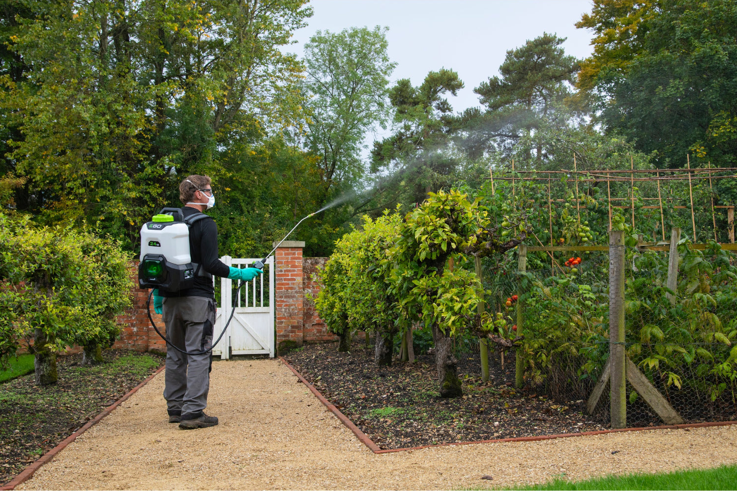 Chrbtový postrekovač EGO Power+ 15 l profesionálny tlak 24 bar