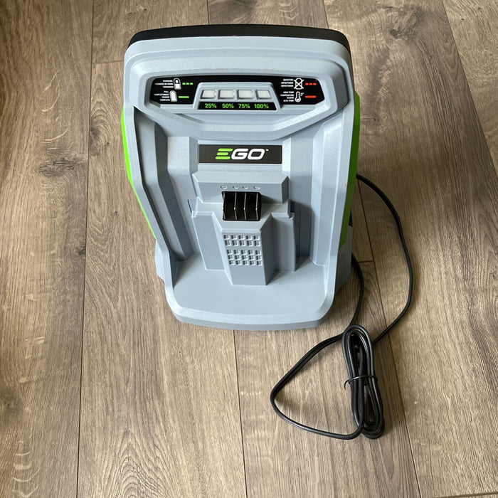 Rýchlonabíjačka EGO Power+ 550 W pre 56 V batérie 4 Inteligentný manažment energie