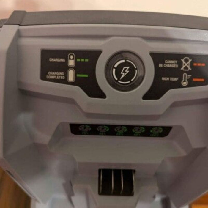 Rýchlonabíjačka EGO Power+ 700 W turbo nabíjanie pre 56 V batérie 3 LED diagnostika stavu