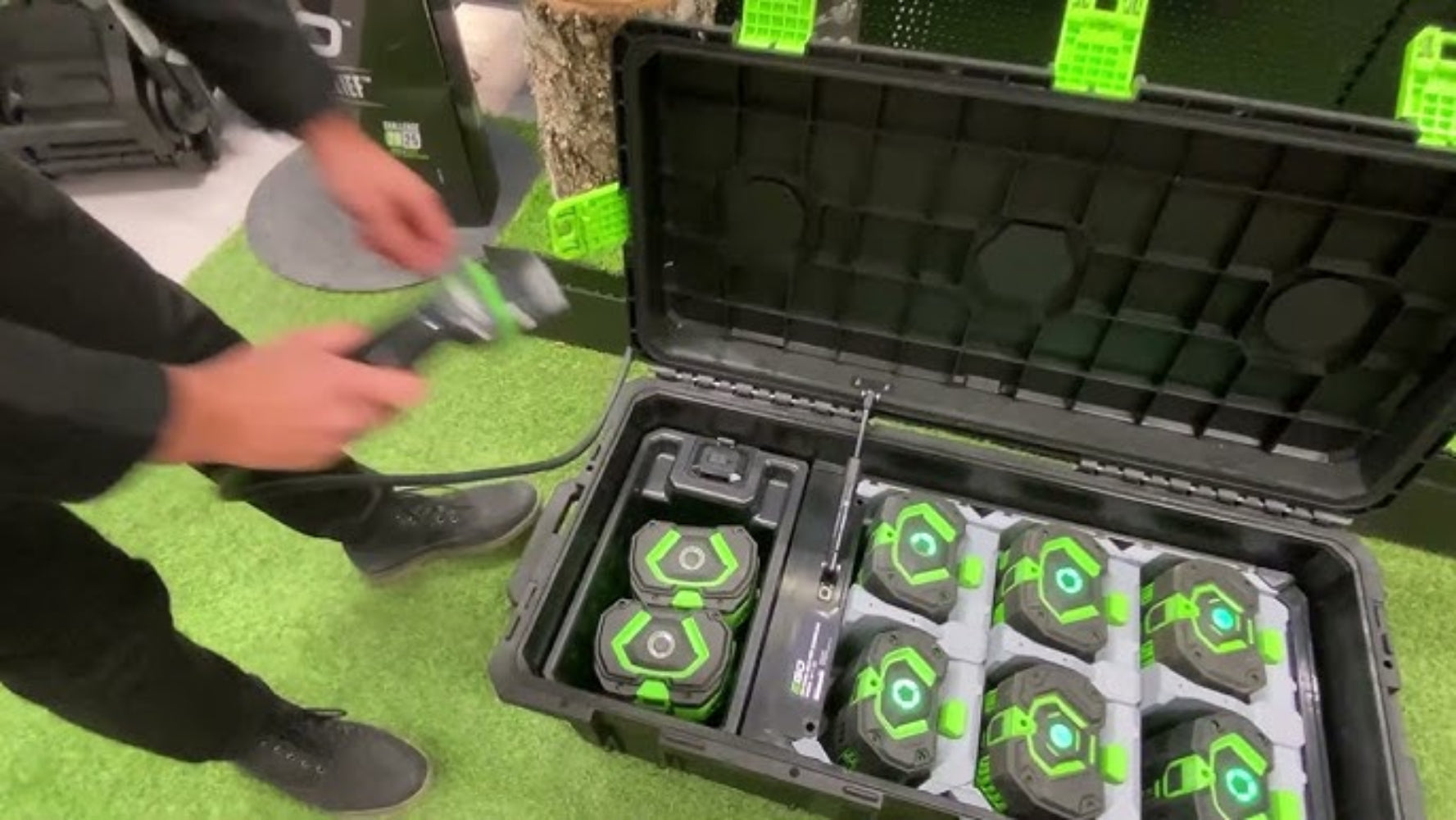 Multinabíjací box EGO Power+ nabíjací box pre 6 batérií