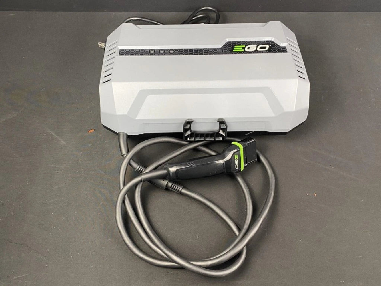 Nabíjačka EGO Power+ 1600 W pre traktory, ridery Z6 a multinabíjací box