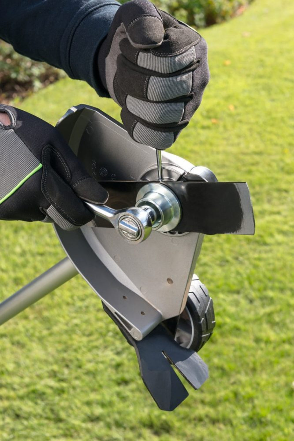 EGO Power+ EA0800 zarovnávač okrajov trávnika