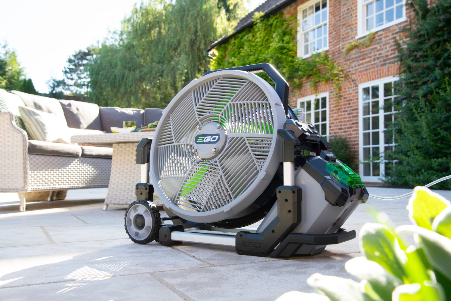 Ventilátor s rozprašovačom EGO Power+ 45 cm podlahový a mobilný