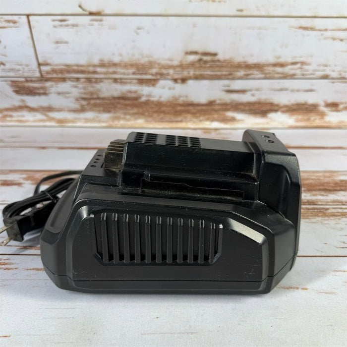 Nabíjačka EGO Power+ Štandard 210 W spoľahlivá a ekonomická 2 Tichá prevádzka