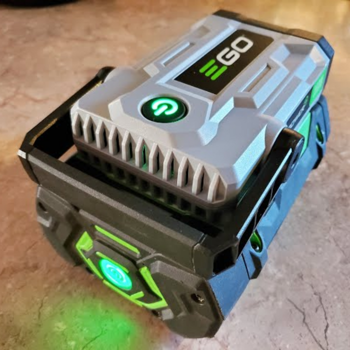 Výkon 180 W (230 V AC)