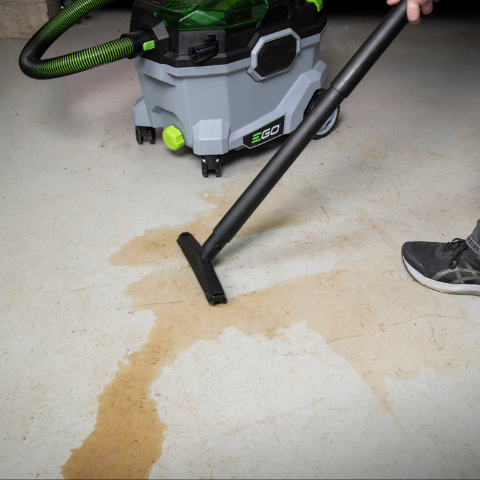 34-litrová nádoba a mokro-suché vysávanie