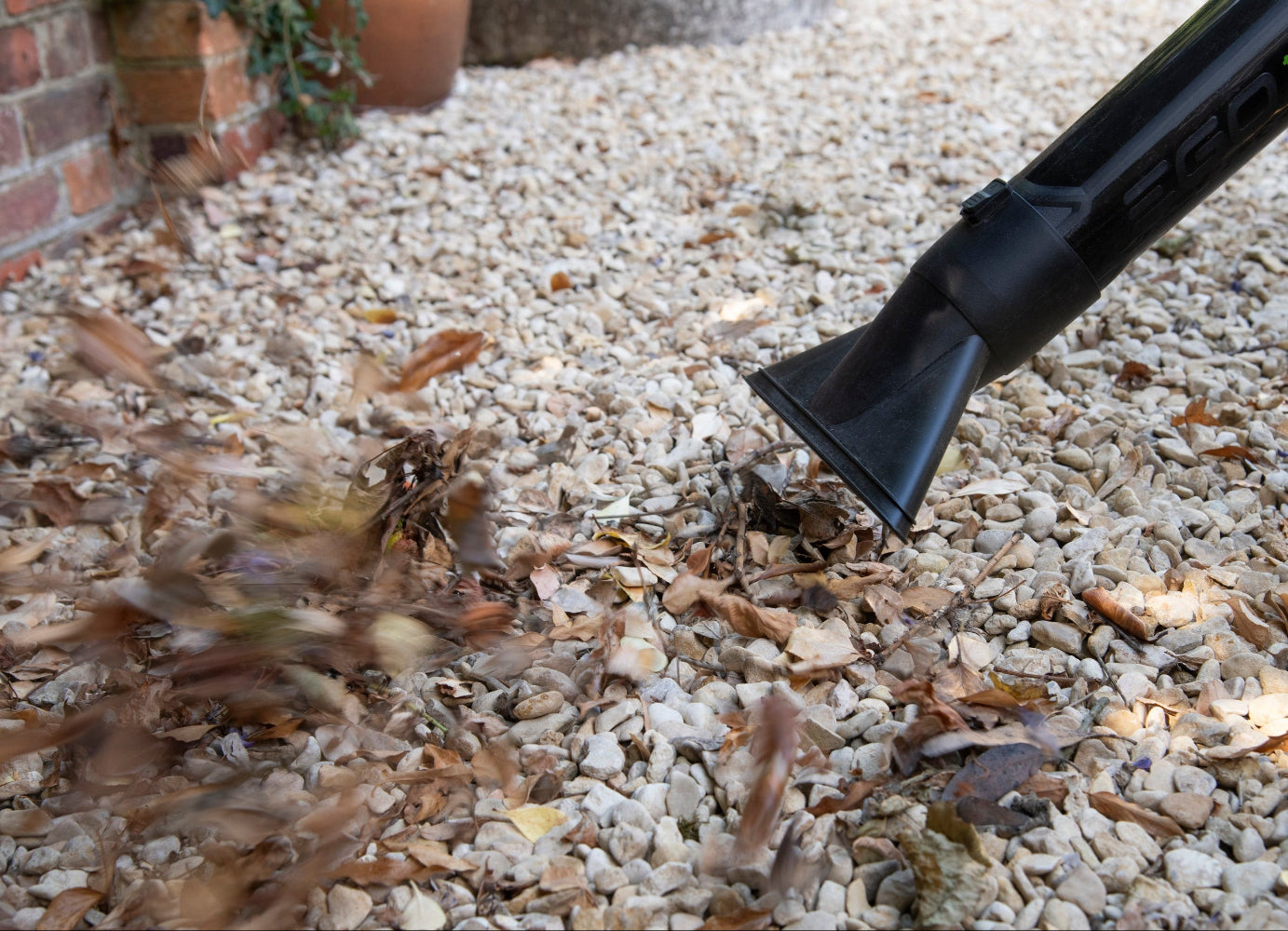 EGO Power+ LB6150E  výkonný aku fukár na lístie pre rýchle a presné upratovanie