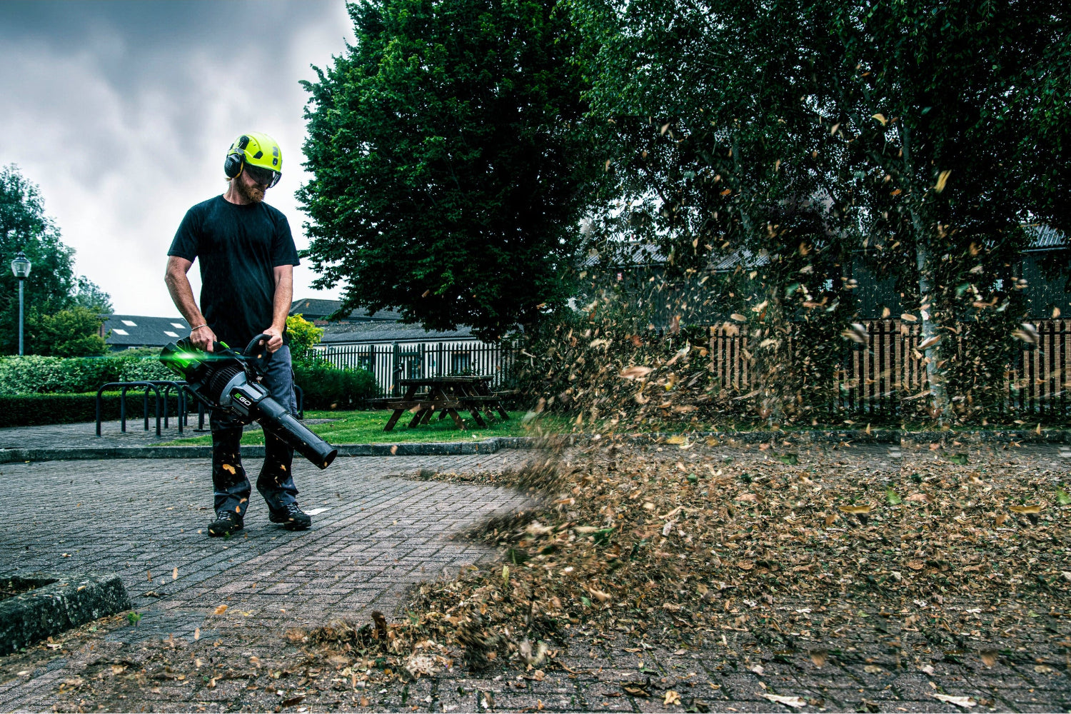 EGO POWER+ LBX1000 profesionálny chrbtový aku fukár na lístie pre extrémne nasadenie