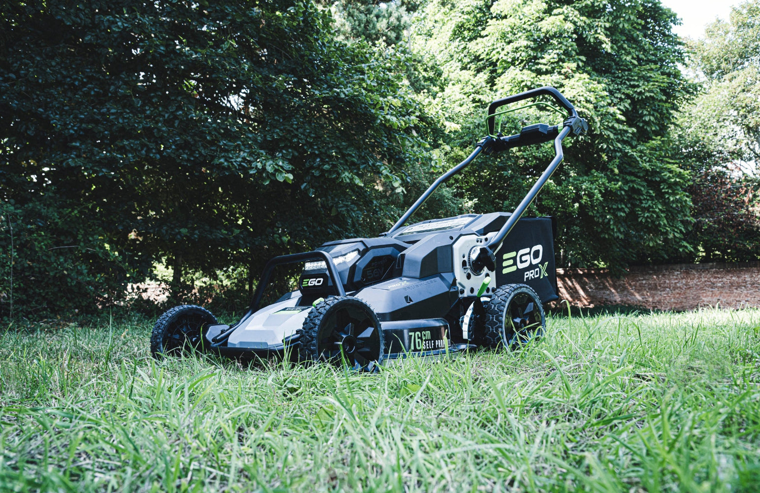 Akumulátorová kosačka EGO POWER+ 76 cm PRO X s pojazdom