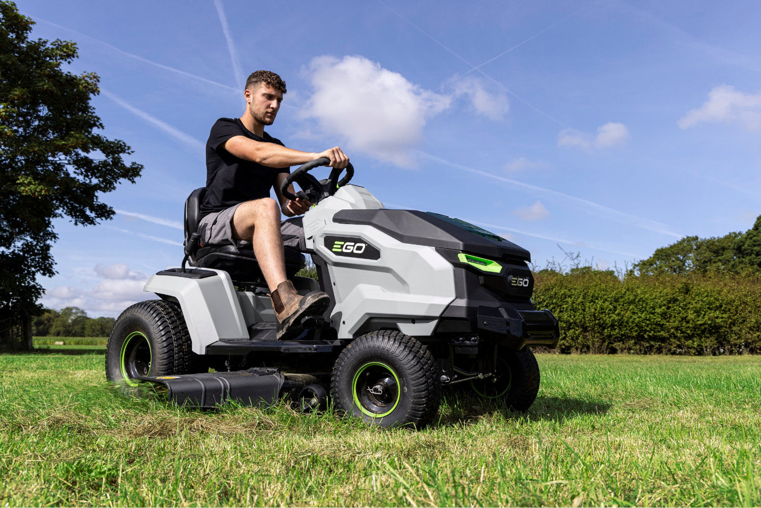 Záhradný traktor EGO Power+ 107 cm bočné vyhadzovanie